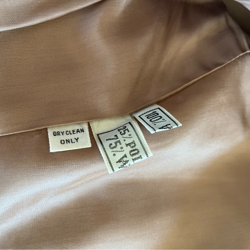 VINTAGE WOOL MONTALDOS SKIRT AND JACKET SET - Picture 8 of 10